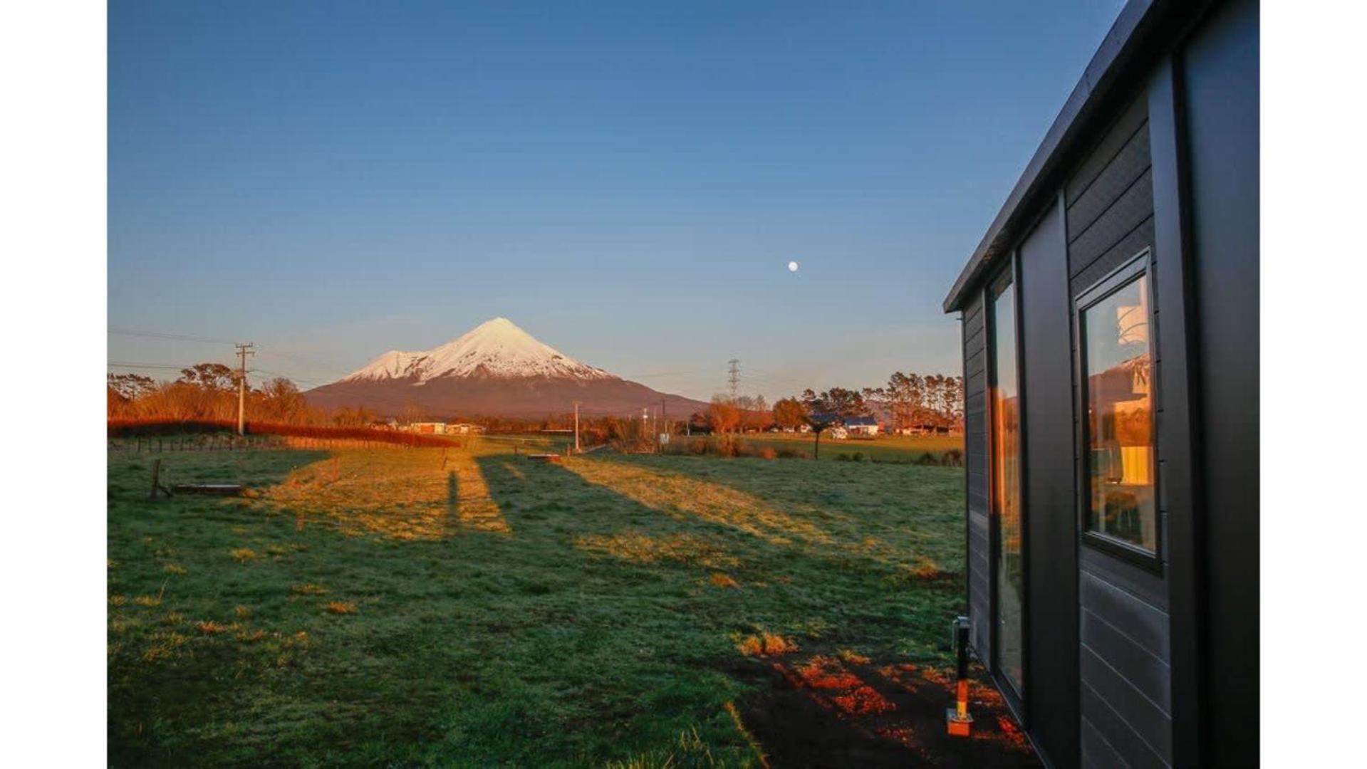Villa Taranaki Creekside Kea By Tiny Away Stratford Exterior foto
